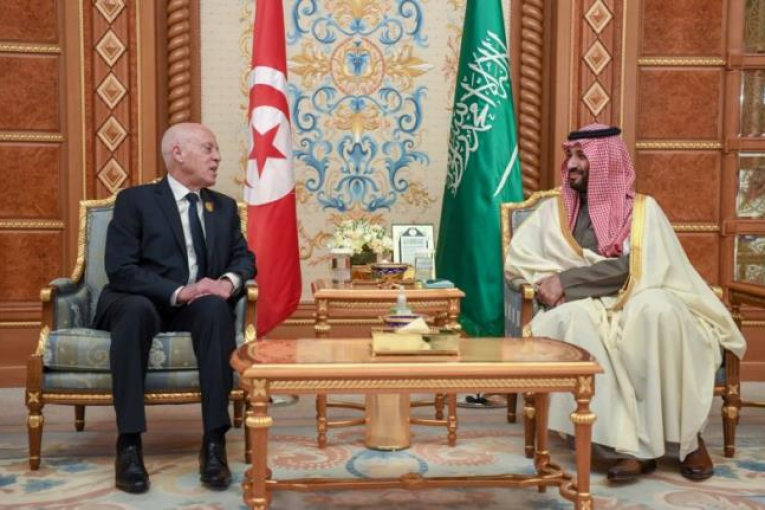 التعاون الثنائي بين تونس والمملكة العربية السعودية محور محادثة بين رئيس الجمهورية وولي العهد السعودي