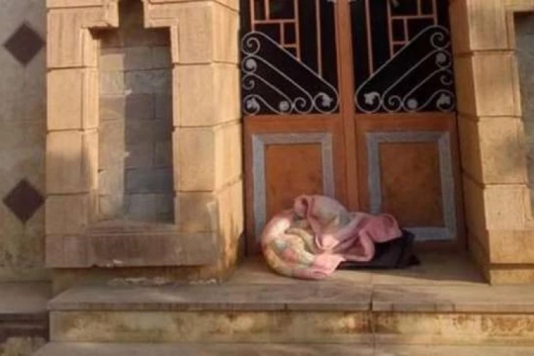 مدنين : العثور على رضيع  حديث الولادة أمام مسجد