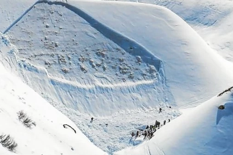 النمسا: انهيار ثلجي يتسبب في دفن 10 أشخاص