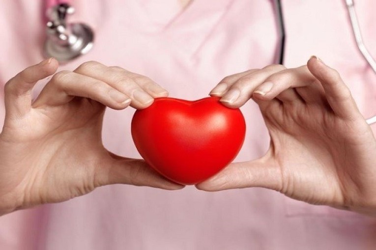 منها الحليب منزوع الدسم والمشروبات الغازية.. تجنب 5 أطعمة صحية لسلامة قلبك