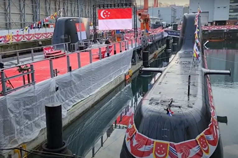 ألمانيا تنزل إلى المياه غواصتين حربيتين طورتهما لصالح سنغافورة