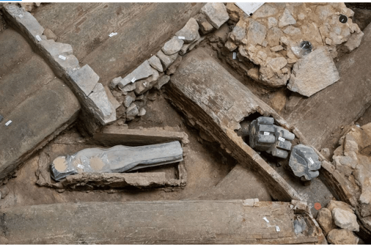 دفن تحت كاتدرائية نوتردام.. كشف أسرار “التابوت الغامض”