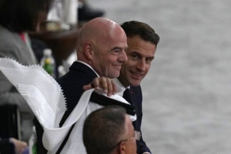 بالفيديو/ قبيل حفل التتويج في “مونديال قطر 2022″ يثير جدلا عبر “تويتر”