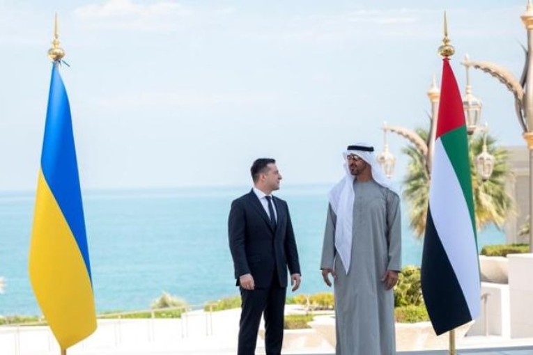 الإمارات تدعم أوكرانيا بمولدات كهربائية لمواجهة الشتاء