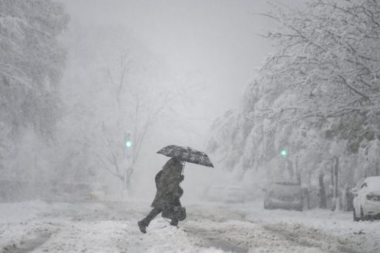 إلغاء آلاف الرحلات الجوية مع استمرار الطقس السيء بأمريكا