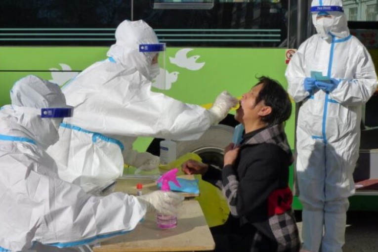 الصين تؤكد شفافية بياناتها الرسمية بشأن كورونا