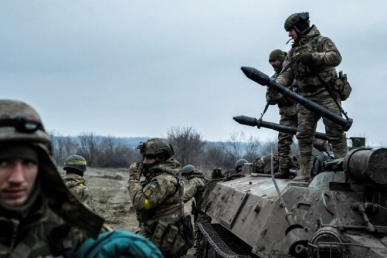 أوكرانيا: روسيا تقصف الجبهة الشرقية بالكامل