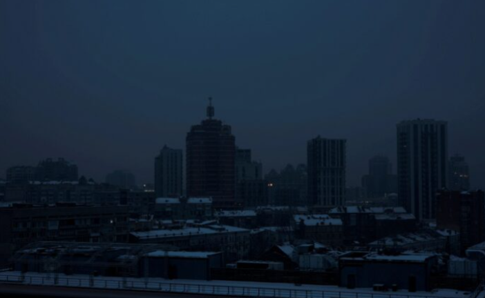 أوكرانيا: 40% من شبكة الكهرباء خارج الخدمة جراء القصف الروسي