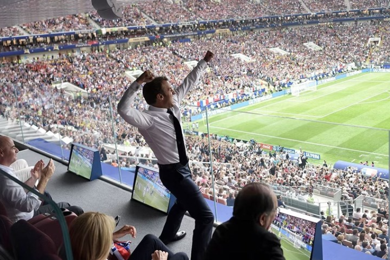 ماكرون سيحضر الأربعاء نصف نهائي المونديال بين فرنسا والمغرب