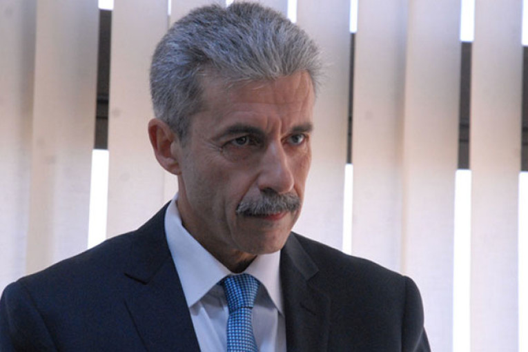 وزير الاقتصاد .. أكثر من 70 شركة لانتاج الادوية اغلب حرفاءها من السوق الافريقية