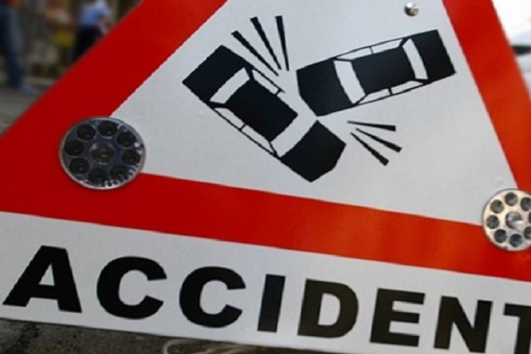 سوسة: إصابة 5 أشخاص إثر اصطدام سيارة بعمود كهربائي