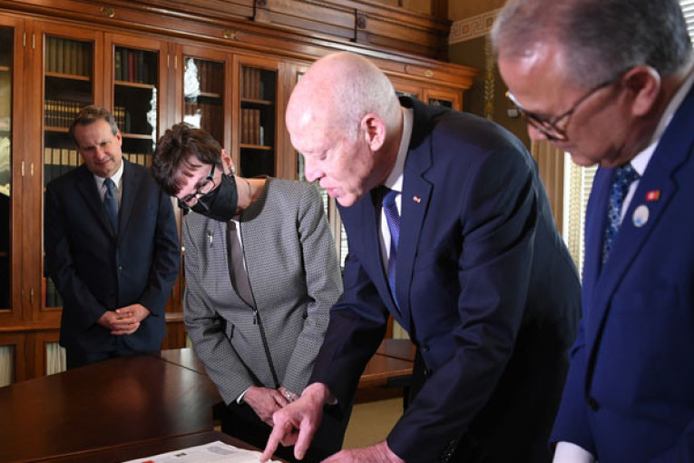 رئيس الجمهورية يزور مكتبة الكونغرس الأمريكي