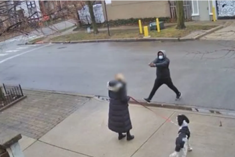 بالصور/ سطو مسلح وسط النهار ضحيته امرأة مسنة