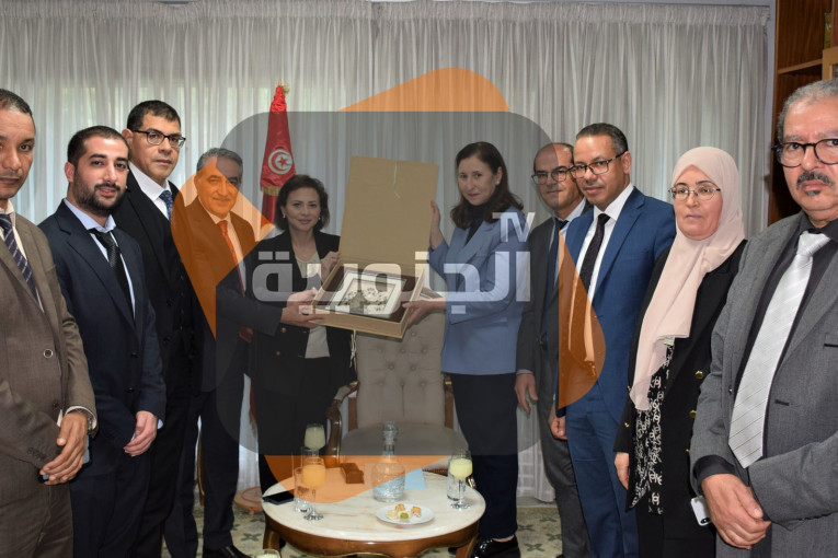 وزيرة التجهيز تعرض على الصندوق العربي للإنماء الاقتصادي تمويل 4 مشاريع طرقات