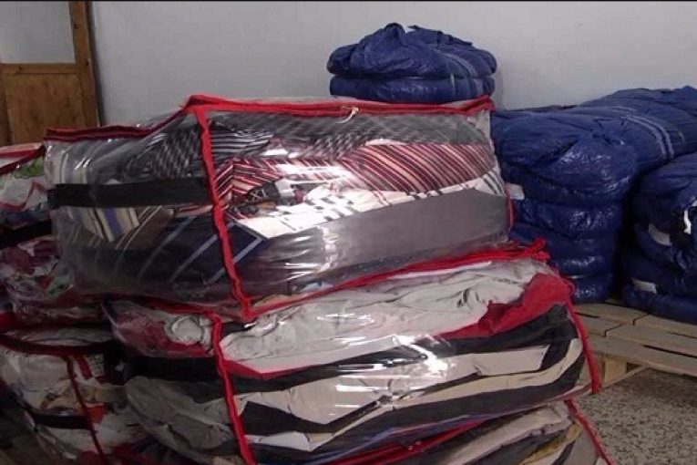 القصرين: مداهمة منزل وحجز 135 بالة فريب مهربة