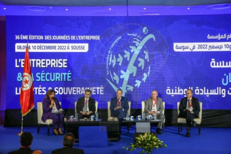 خبير في إدارة الأعمال: الدولة التي لديها ديون كبيرة ليس لها سيادة