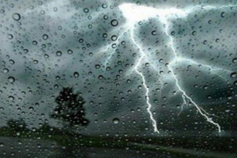 طقس الليلة: أمطار رعدية ورياح
