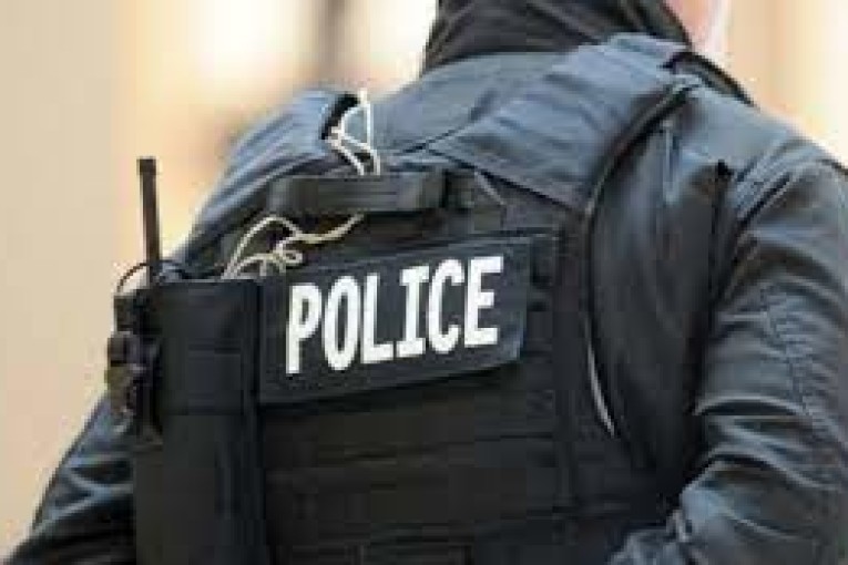 نابل ..الاحتفاظ بعون امن ساعد مفتشا عنه على الفرار من العدالة