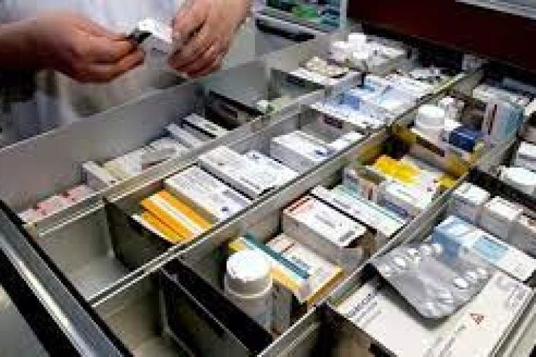 نقابة الصيادلة : انفراج أزمة توزيع الأدوية
