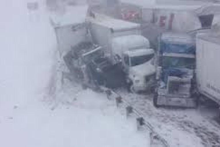 قتلى وجرحى في تصادم 46 سيارة بولاية أوهايو الأمريكية