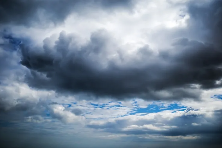 أجواء مغيمة ورياح قوية بهذه المناطق …