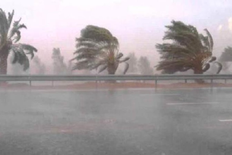 طقس اليوم: رياح تُثير الرمال والأتربة وإمكانية نزول بعض الأمطار