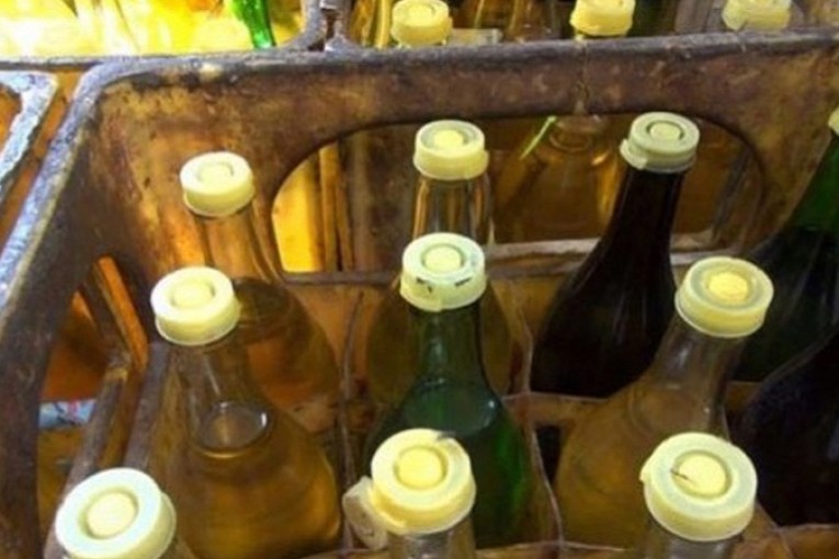 صفاقس: إحالة صاحب محل على القضاء تعمّد إخفاء قوارير غاز وأكثر من 100 لتر من زيت ‘الحاكم’