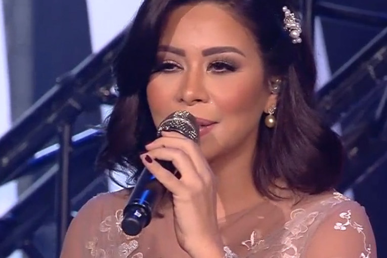 من بينها عدم الوقوف والرقص و منع الكاميرات الاحترافية.. شروط غريبة لحضور حفل شيرين