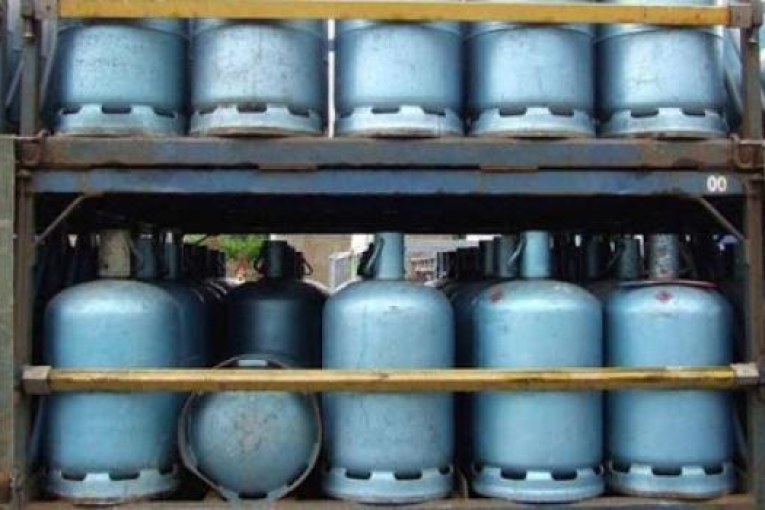 غرفة الموزعين بالجلمة توضح أسباب اضطرابات في التزود بقوارير الغاز طيلة