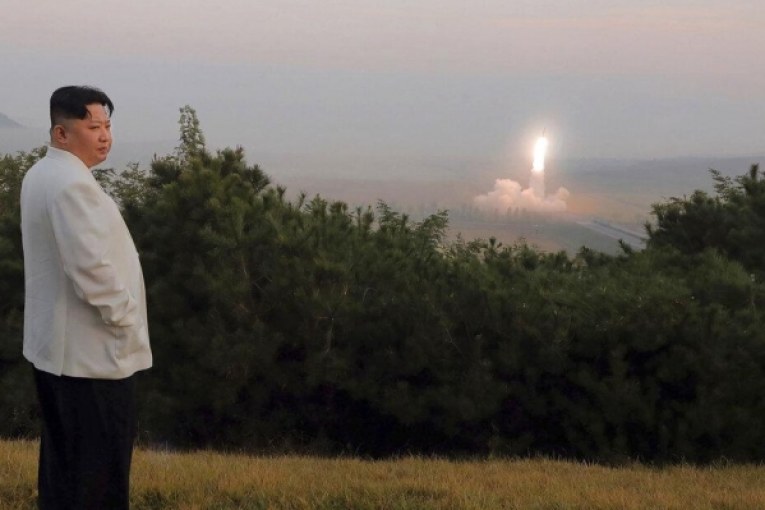 بيونغيانغ تطلق قذائف مدفعية باتّجاه المنطقة العازلة و سيول تندد