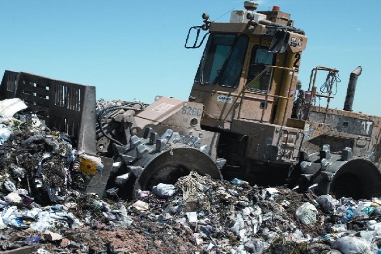 إضراب بـ3 أيام في مصبّات النفايات بكامل الجمهورية