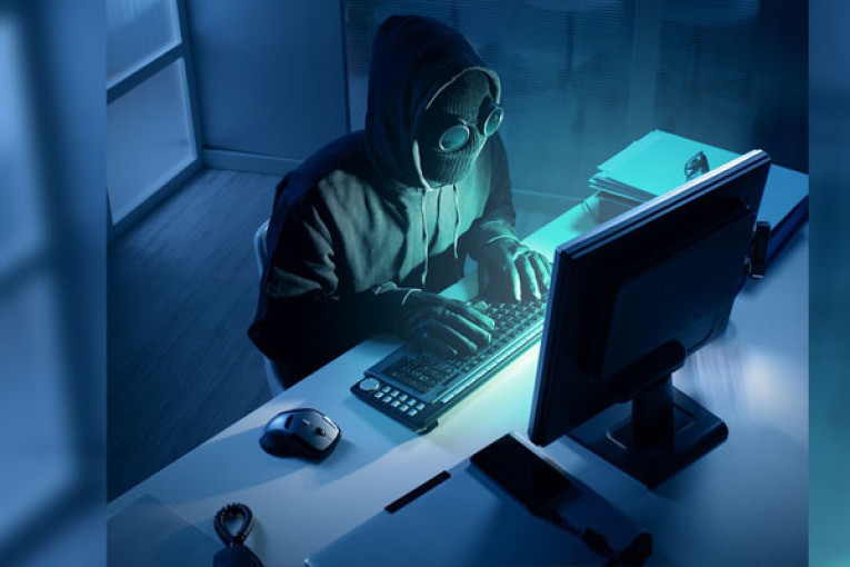 بيلاروسيا ترخص لمواطنيها ممارسة القرصنة ضد هؤلاء..