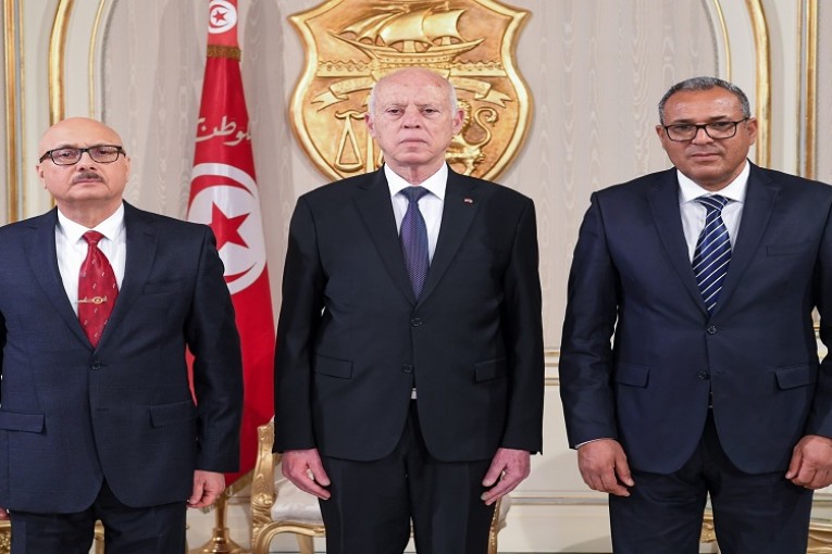 وزيرا الفلاحة والتربية الجديدين يؤديان اليمين أمام رئيس الجمهورية