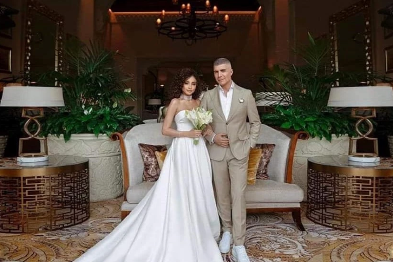 الممثل التركي أوزجان دينيز يدخل القفص الذهبي مجددا