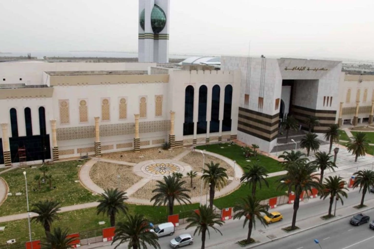 التمديد في آجال قبول عروض البتة العمومية لتسويغ محلات تجارية بمدينة الثقافة