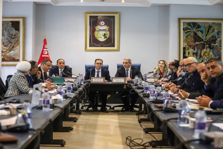 تعطل تنفيذ مشاريع في قطاعي السياحة والصناعات التقليدية والإشكاليات العقارية محور جلسة عمل وزارية