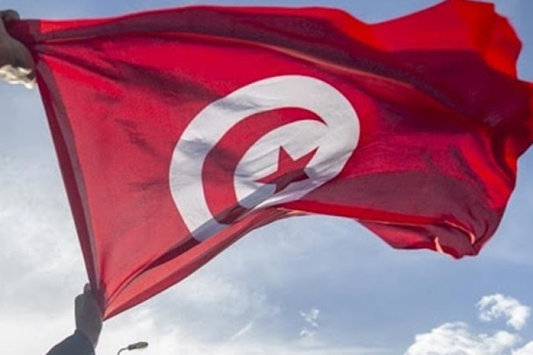 تونس تدين إقدام متطرفين سويديين على حرق نسخ من القرآن الكريم