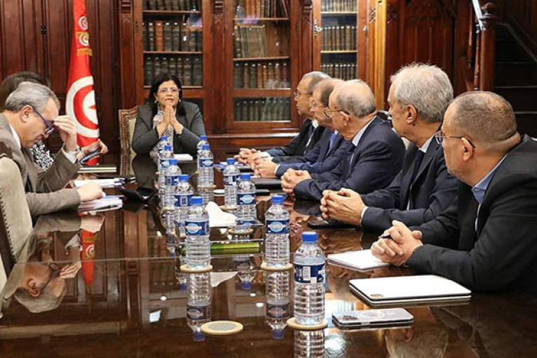 وزيرة المالية ومنظمة الأعراف تتفقان على ضرورة تكريس العدالة الجبائية