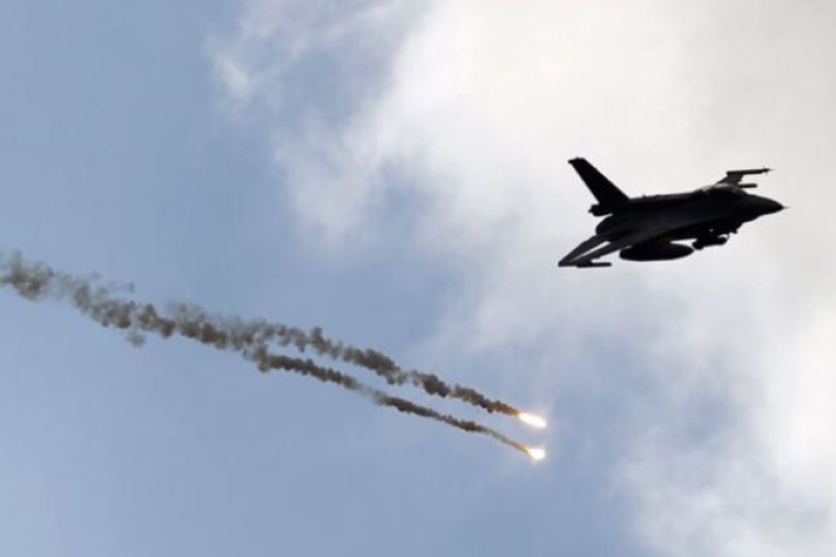 العراق يعلن تدمير 4 أوكار تابعة لتنظيم داعش بضربات جوية