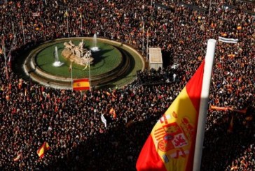 الآلاف يشاركون في احتجاج مناهض للحكومة في إسبانيا