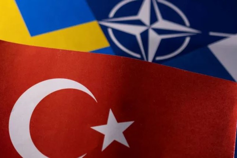 تركيا تُلغي زيارة مقررة لوزير الدفاع السويدي