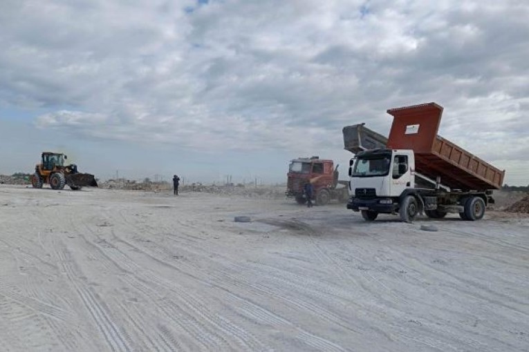 قابس: رفع ما يفوق ألف طن من فواضل البناء في حملة نظافة مشتركة بغنوش