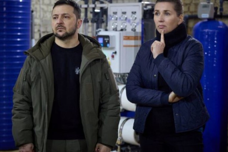 زيلينسكي يزور جنوب أوكرانيا ويجتمع مع رئيسة وزراء الدنمارك