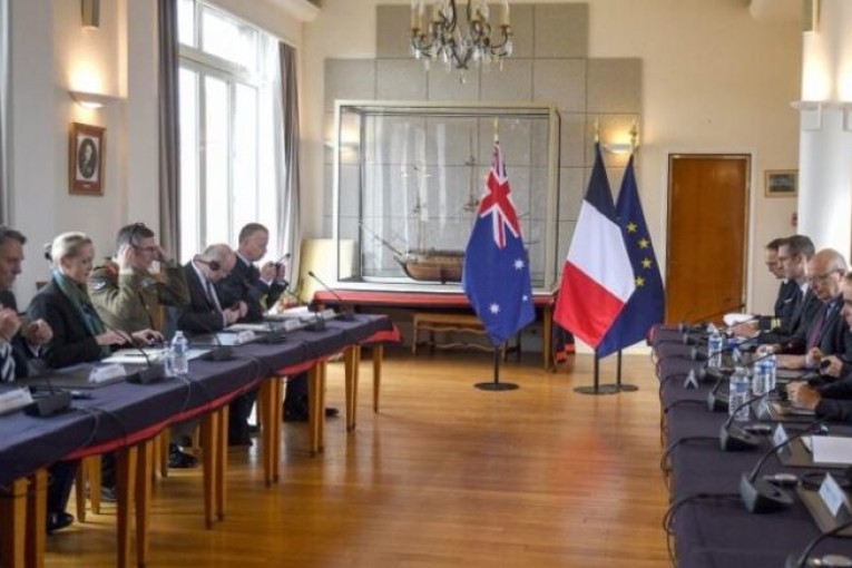 اتفاق فرنسي أسترالي على تزويد أوكرانيا بقذائف مدفعية