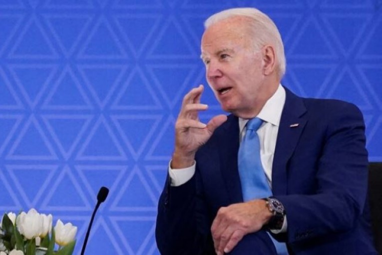 بايدن: سأبحث مع زيلينسكي في الأسلحة المطلوبة من جانب أوكرانيا