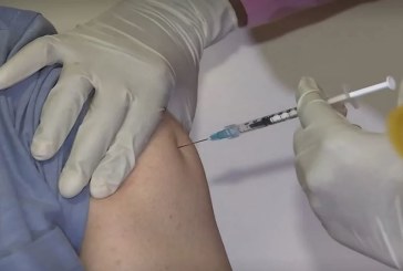 توقعات بموجة جديدة: مندوب الصحة بتونس يدعو الجميع إلى الإقبال على التلاقيح وتعزيز مناعتهم ضد كورونا