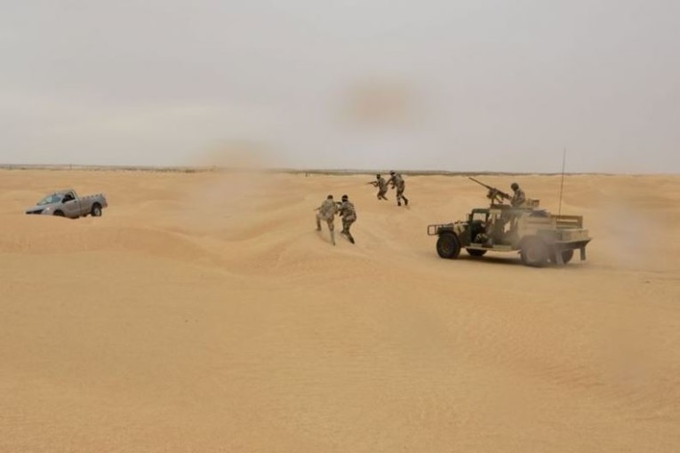 سنة 2022: الوحدات العسكرية تحبط عمليات تهريب فاقت قيمتها 51 مليون دينار وتمنع أكثر من 3600 شخص من اجتياز الحدود’