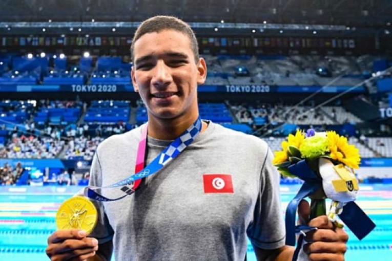 الحفناوي يتوج بالميدالية الذهبية في بطولة كنوكفيل