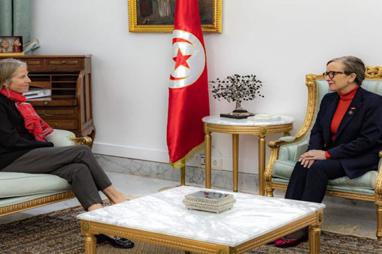 بودن ترحب بالسفيرة الكندية الجديدة