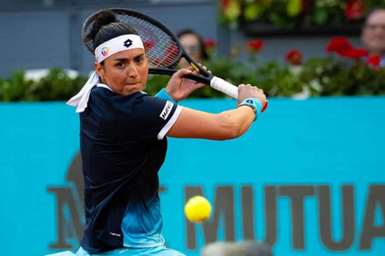 أنس جابر تتأهل إلى نصف نهائي بطولة أديلايد الأسترالية